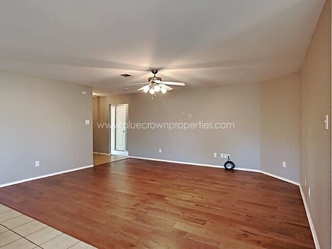 Building Photo - 9804 Southgate Dr