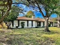 Building Photo - 2345 Monticello Cir