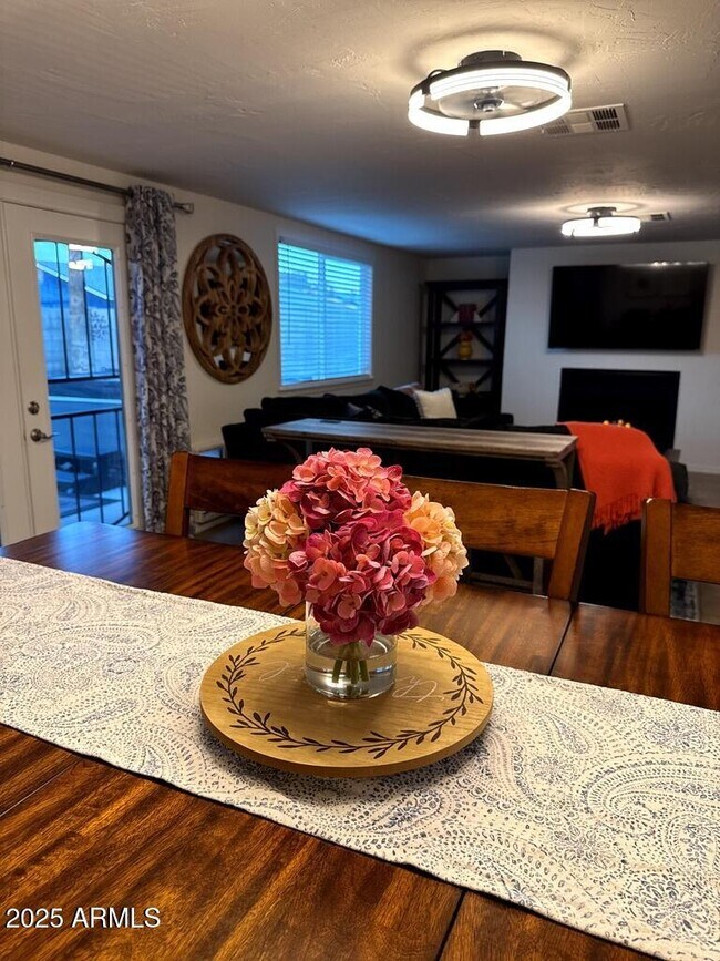 Building Photo - 3428 E Acoma Dr