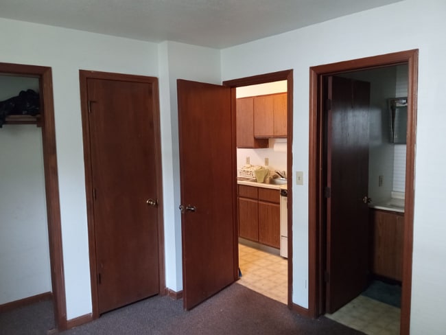 Building Photo - 4766 Wolverton Ln