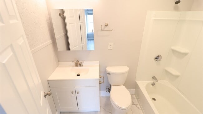 Building Photo - 7 High St