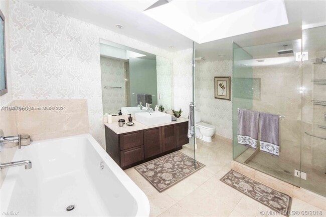 Building Photo - 3 br, 2 bath Condo - 150 Sunny Isles Blvd ...