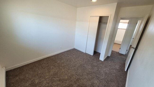Building Photo - Moses Lake 3 bedroom 1 bath with den and g...
