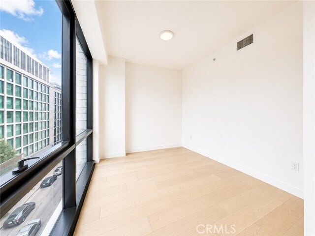 Building Photo - 400 S Broadway