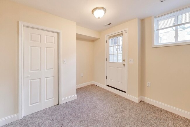 Building Photo - LEASE SPECIAL - $1,995 for a 16-24 month lease. 12 Month lease offered at $2,200 - .Spacious 2 Be...