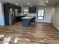 Building Photo - 3 Bed/1 Bath Ranch for rent in Brandon!