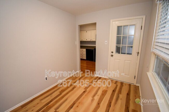 Building Photo - 5 Sandy Ridge Dr