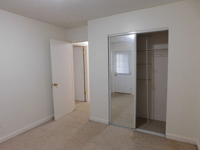 Building Photo - 1512 College Way