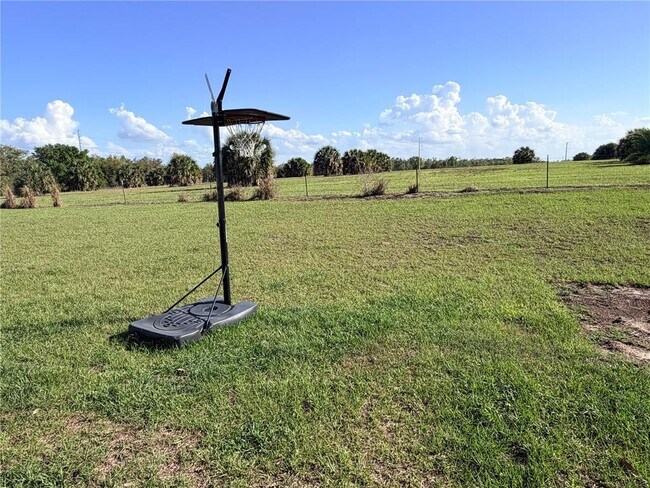 Building Photo - 1156 Cambridge Dr