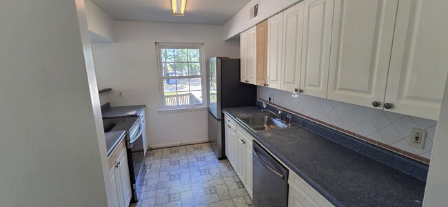 Building Photo - Beautiful 3BR Home in Lorton