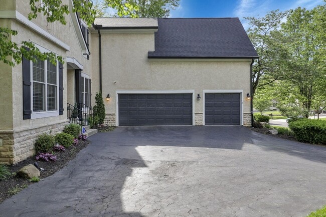 Building Photo - 7097 Pleasant Colony Cir