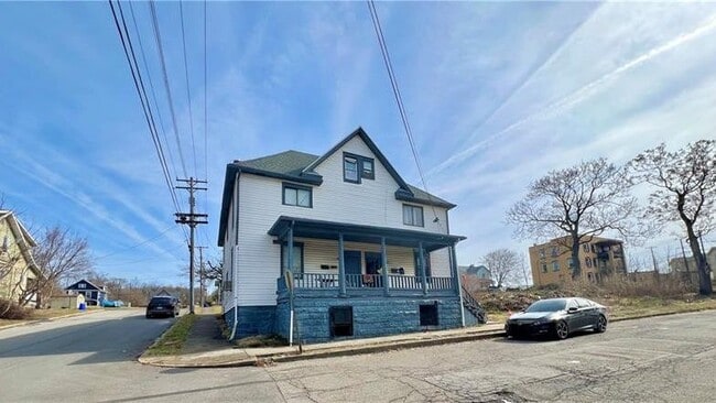 Building Photo - 5325 Alton Ave