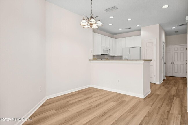 Building Photo - 12301 Kernan Forest Blvd