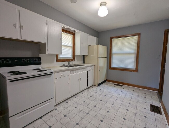 Building Photo - 507 Orchard Dr