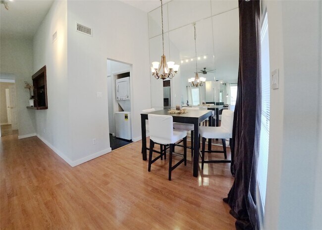 Building Photo - 1881 Bering Dr