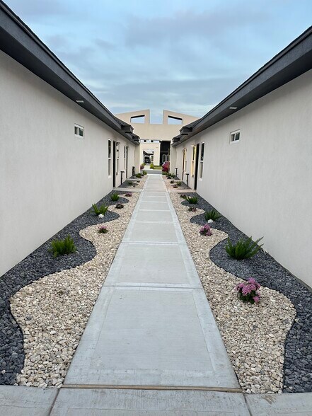 Building Photo - 11313 N 25th St