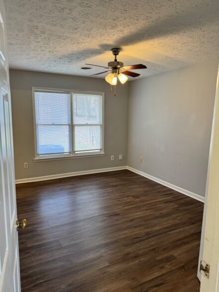 Building Photo - 481 Fox Harbour Dr