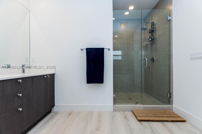 Building Photo - 2875 SW 33rd Ct