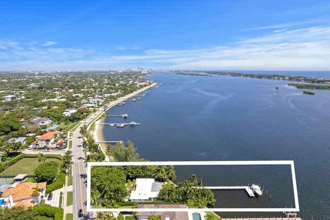 Building Photo - 7500 S Flagler Dr