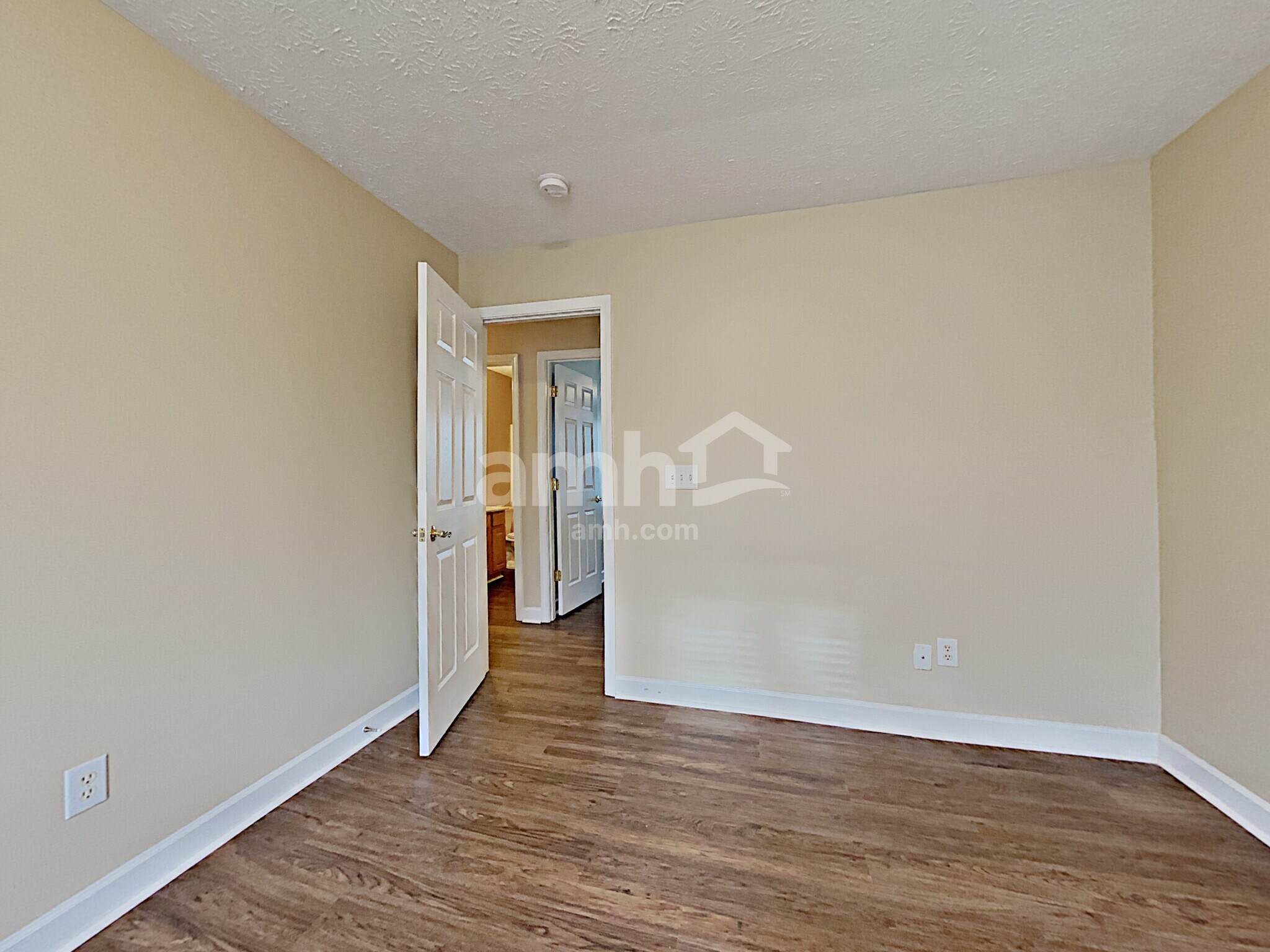 Building Photo - 102 Baker Springs Ln