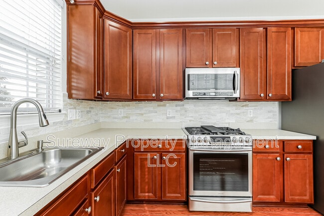 Building Photo - 1610 Fela Dr