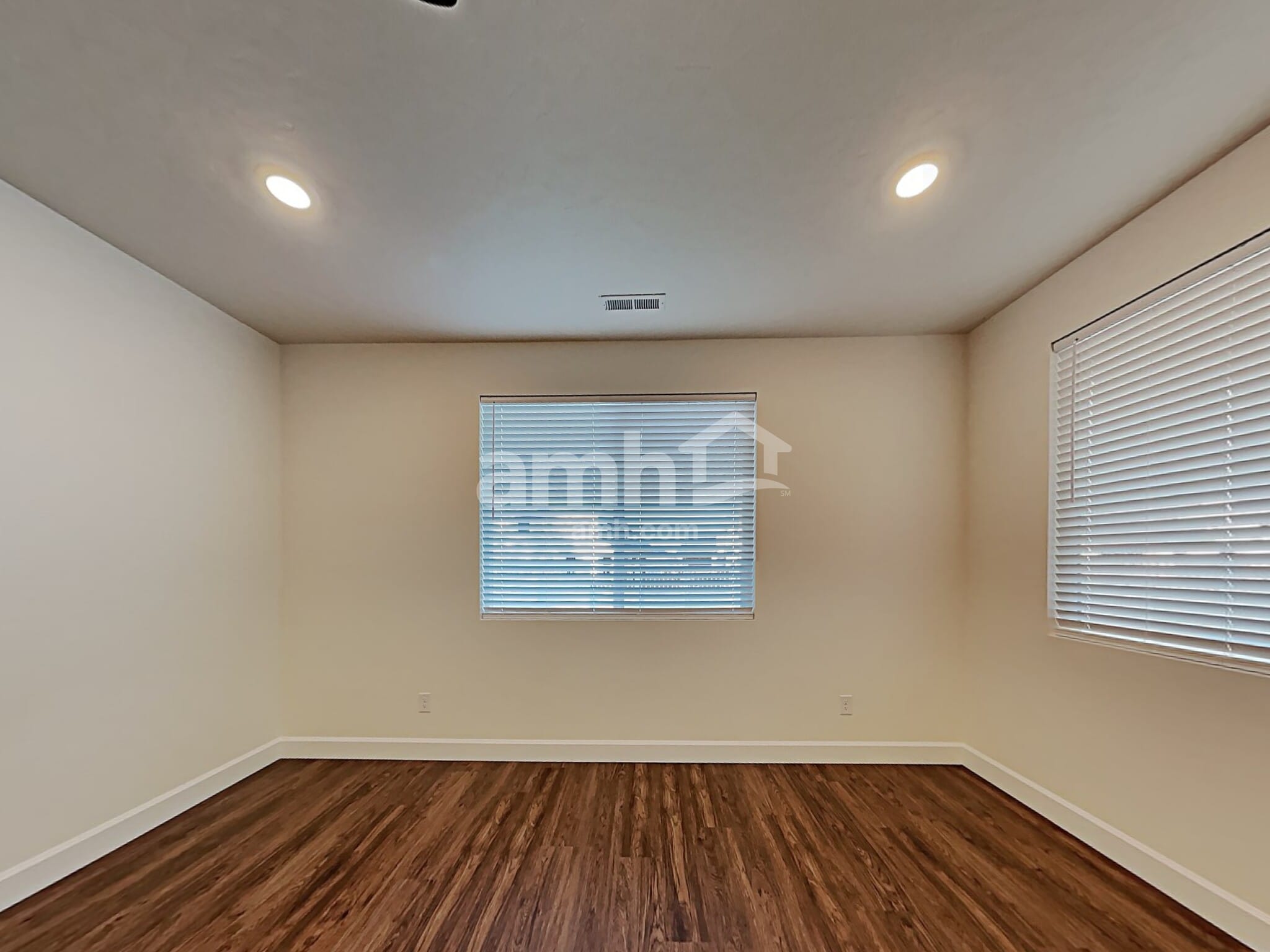 Building Photo - 5124 W Bellevue St