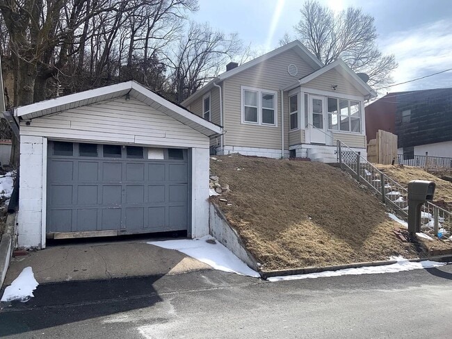 Primary Photo - 411 Voorhis St