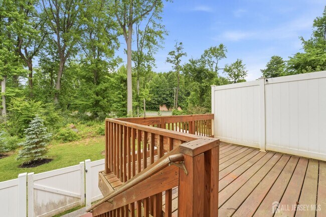 Building Photo - 105 Pearce Ln