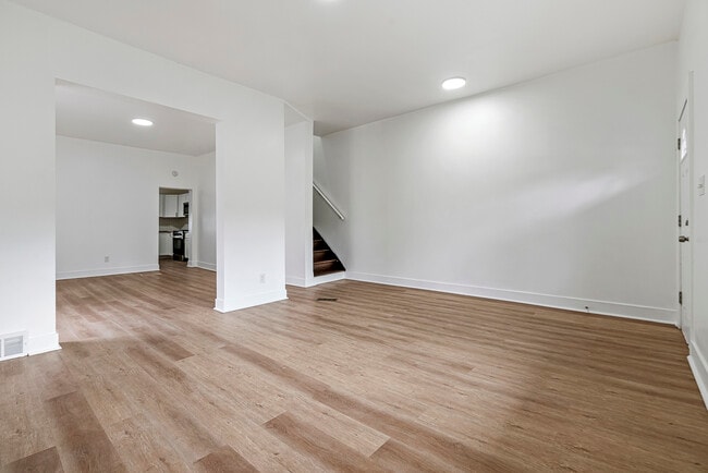 Building Photo - 198 Oneida St