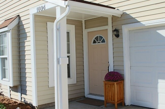 Building Photo - Green Run