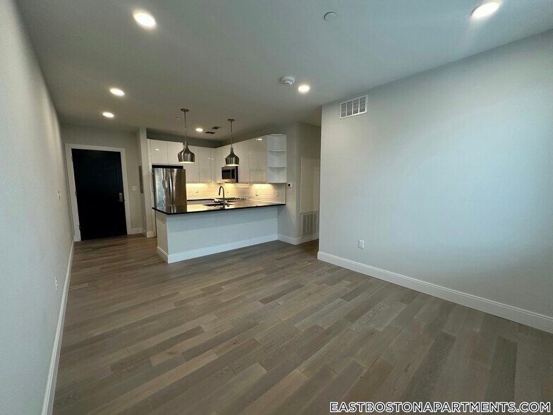 Building Photo - 152 Liverpool St