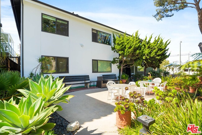 Building Photo - 119 Paloma Ave