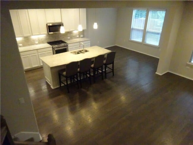 Building Photo - Large Three Bedroom Home Near Mary Moore Searight Park