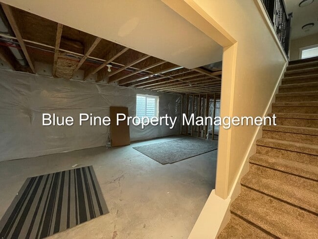 Building Photo - 705 Wilshire Pl