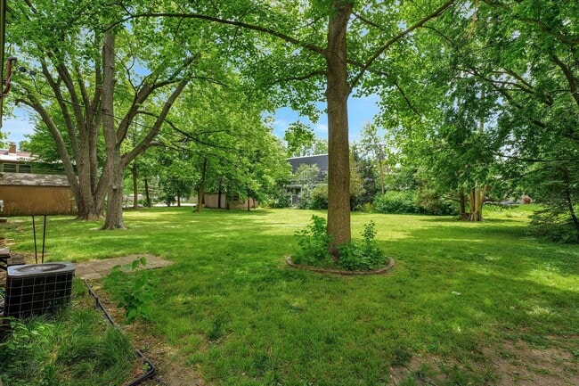 Building Photo - Sublease Available February 1st, 2026- Cha...