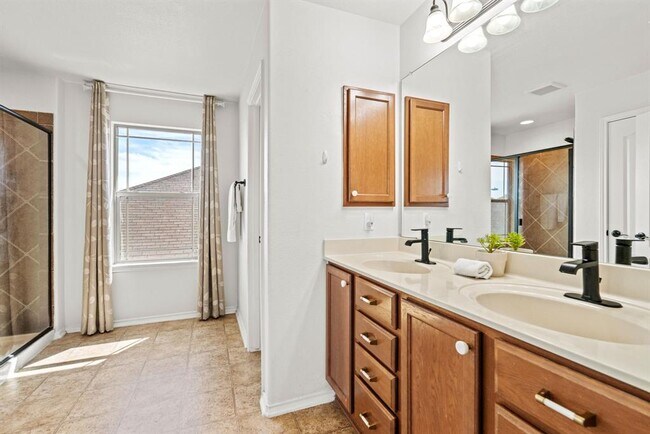 Building Photo - 122 Mancos Dr