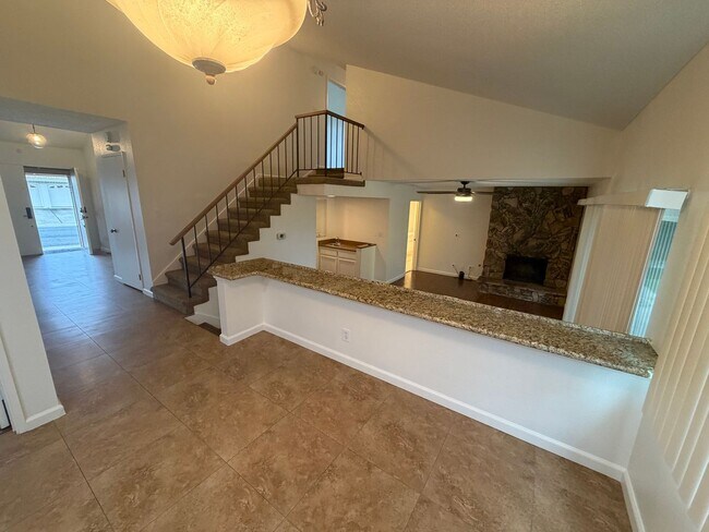 Building Photo - 4 Bedroom | 3 Bathroom | Home in Roseville