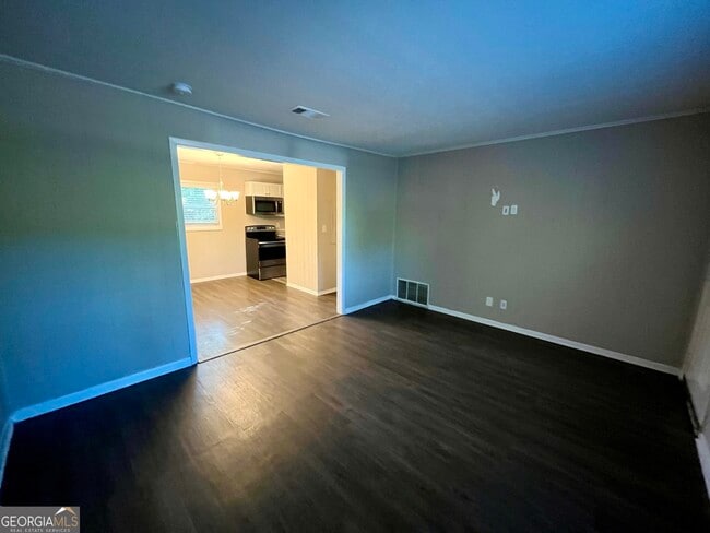 Building Photo - 6107 Shadow Glen Ct SW