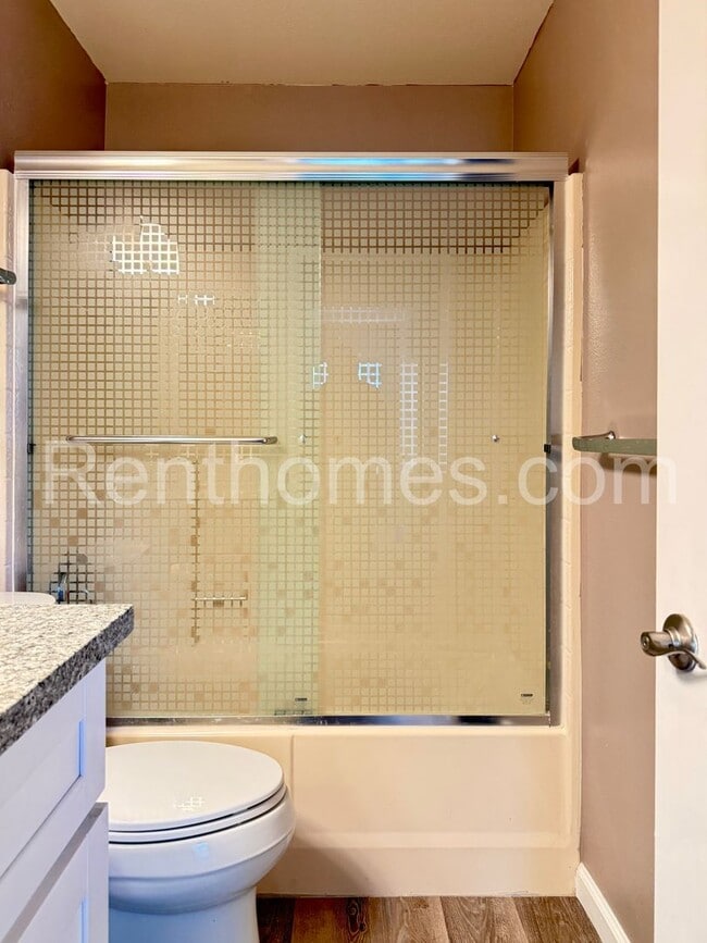 Building Photo - 9438 Twin Trails Dr