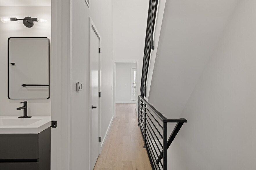 Building Photo - 2613 E Tioga St