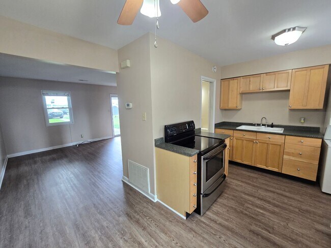 Building Photo - 3400 Taylorsville Rd