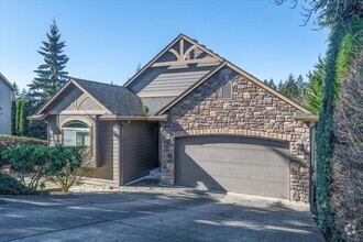 Building Photo - FOUR BEDROOM THREE BATH IN KELSO