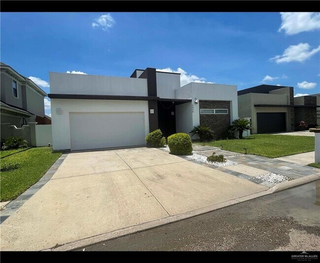 Building Photo - 23 E St