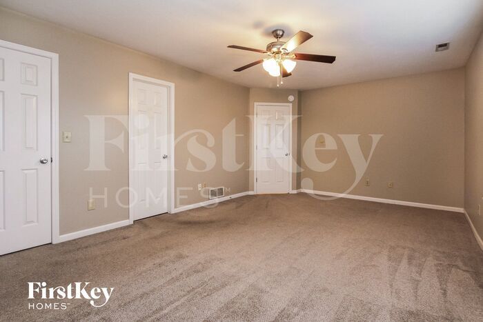 Building Photo - 8322 Southern Springs Dr