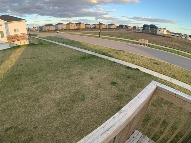 Building Photo - 4 Bed 3 Bath Single Family Home