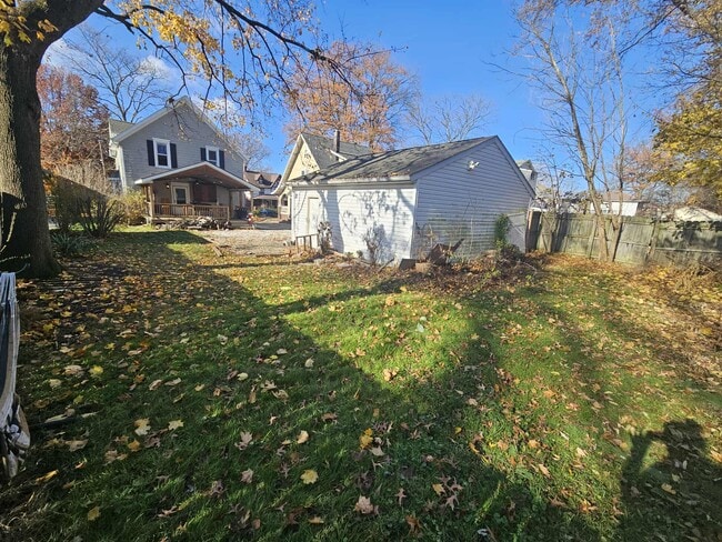 Building Photo - 93 N Rose Blvd