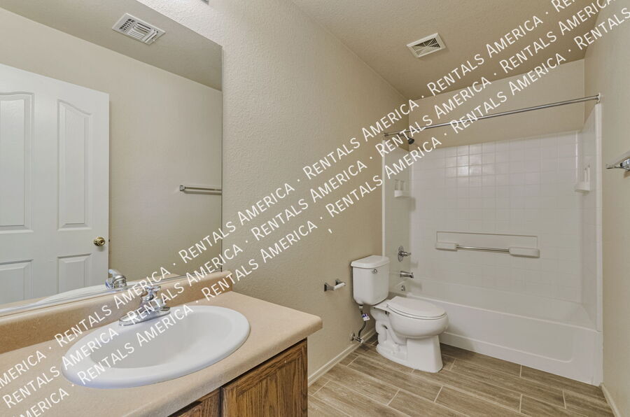 Building Photo - 6644 S SQUAWROOT Pl