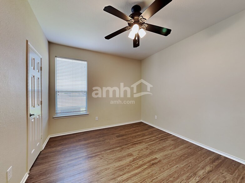 Building Photo - 58 N Highland Dr
