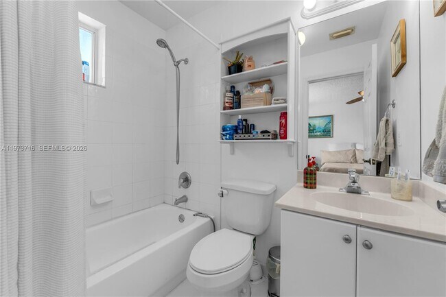 Building Photo - 2245 SE 25th Ave