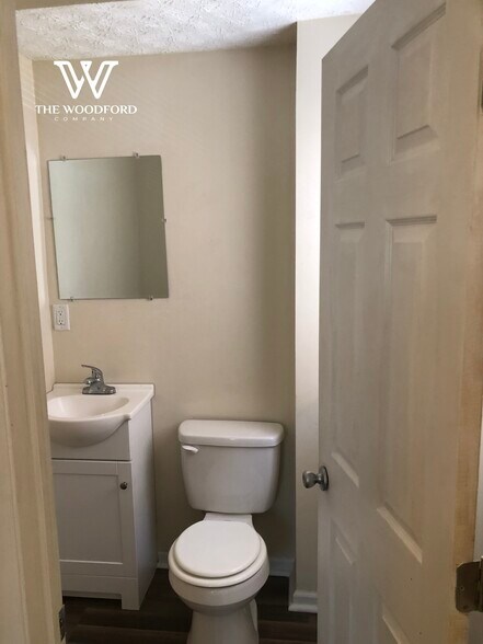 Building Photo - 1641 Summit Street